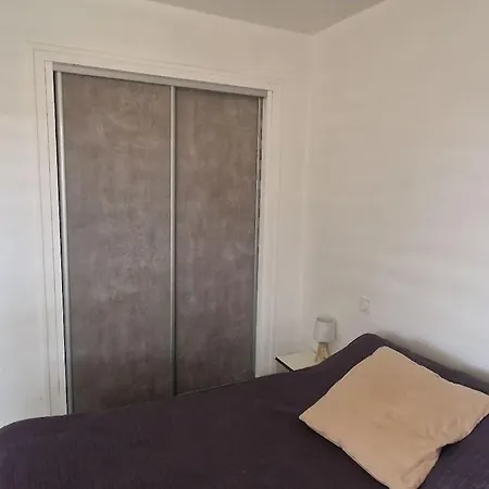 T2-au Calme-terrasse-place De Parking Attitree קוליור