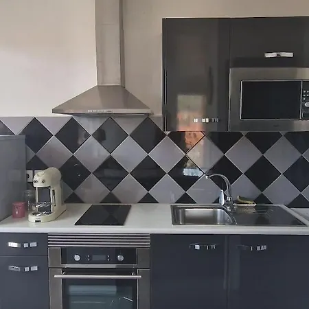 T2-au Calme-terrasse-place De Parking Attitree