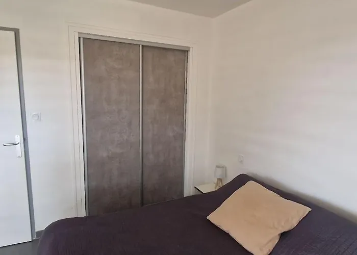 T2-au Calme-terrasse-place De Parking Attitree Collioure