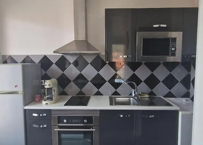 T2-au Calme-terrasse-place De Parking Attitree